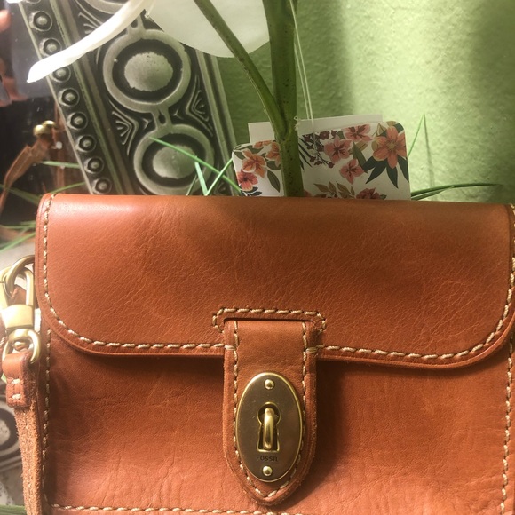 Vintage Fossil wristlet - Picture 4 of 9